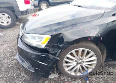 2011 Volkswagen Jetta 2.5L Sel from USA, damaged, VIN 3VWLZ7AJ2BM349306